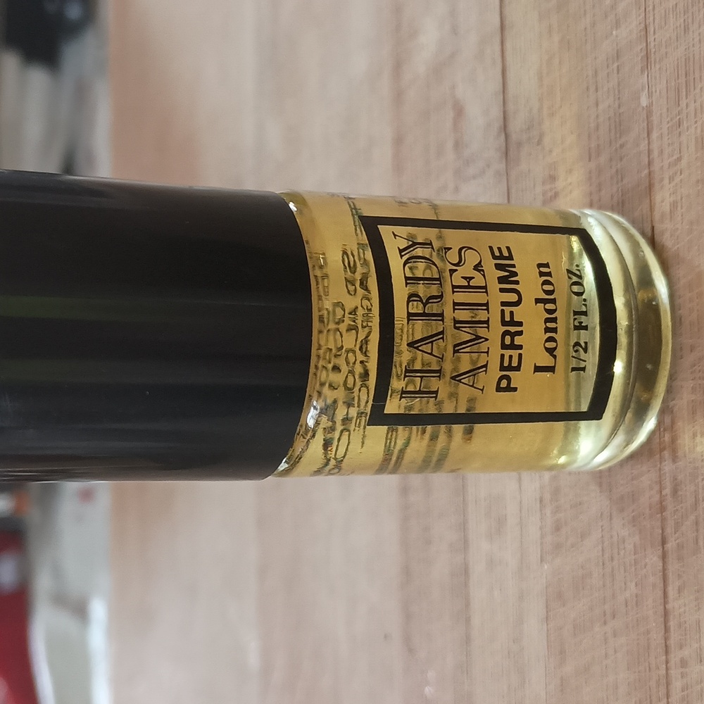 Hardy Amies Perfume